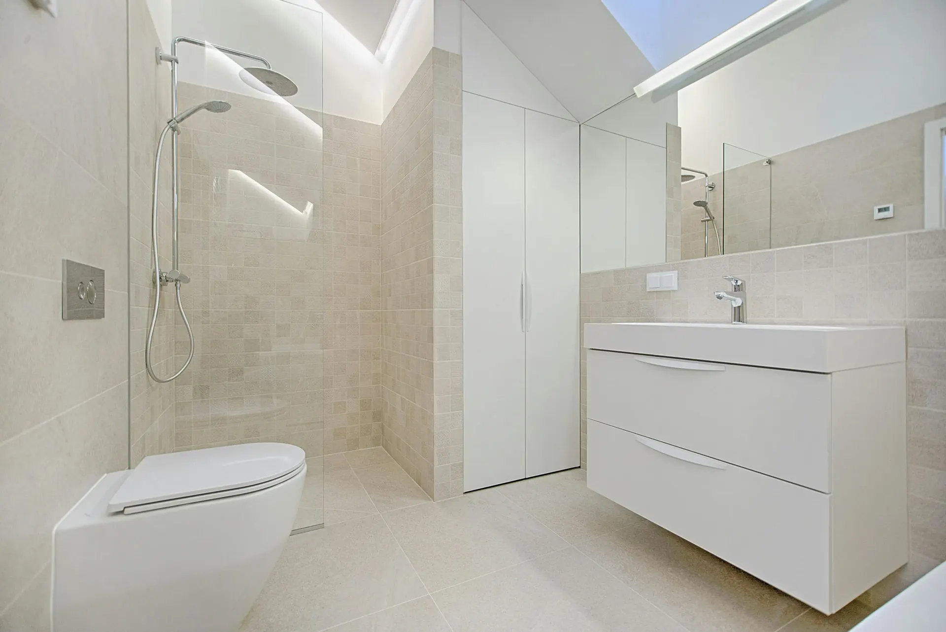 Property upkeep for a rental home in Moe